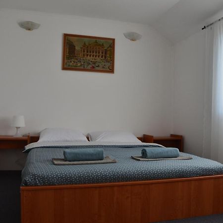 Enka Apartmani Belgrado Esterno foto