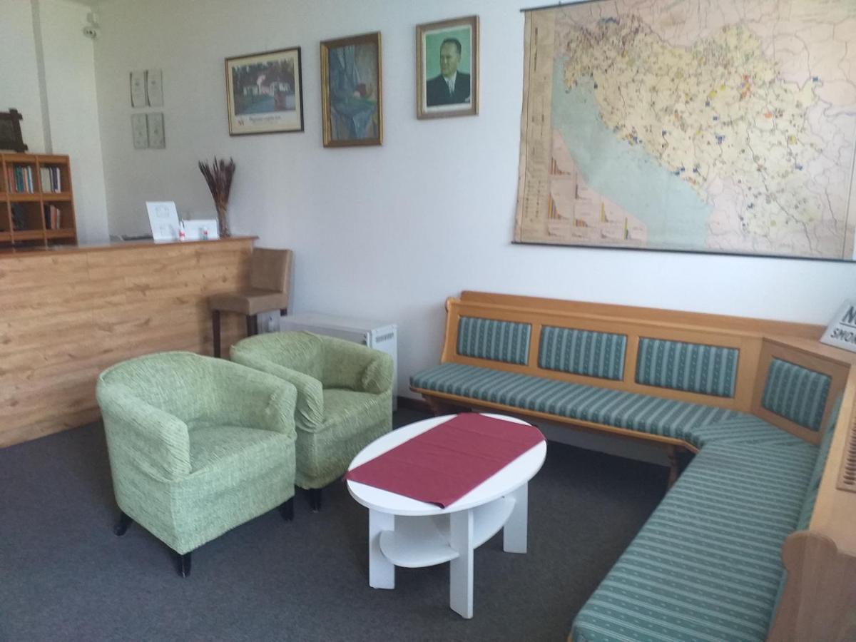 Enka Apartmani Belgrado Esterno foto