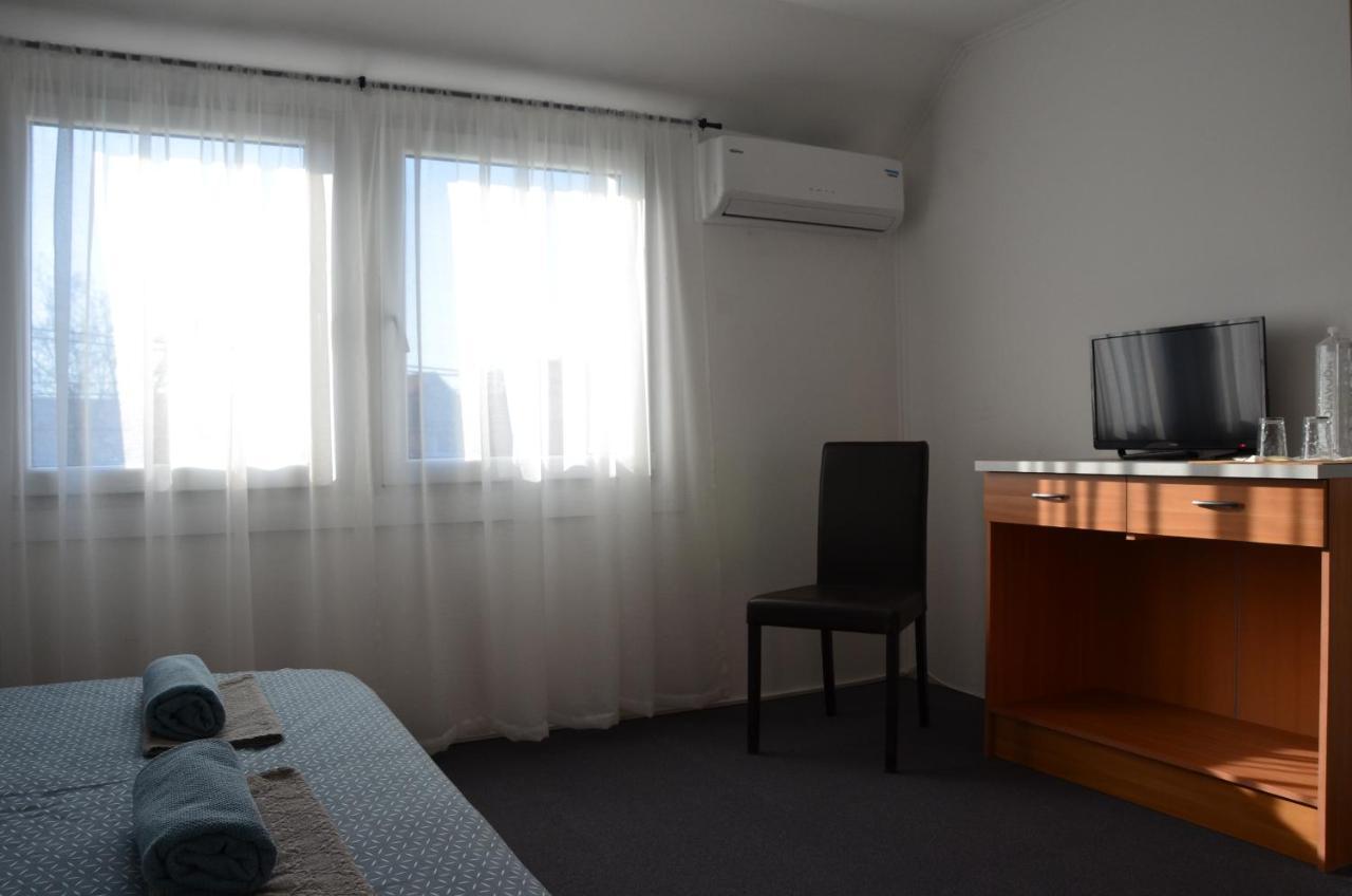 Enka Apartmani Belgrado Esterno foto
