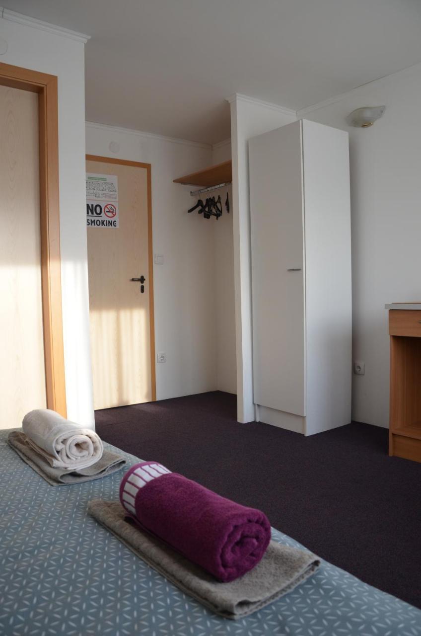 Enka Apartmani Belgrado Esterno foto